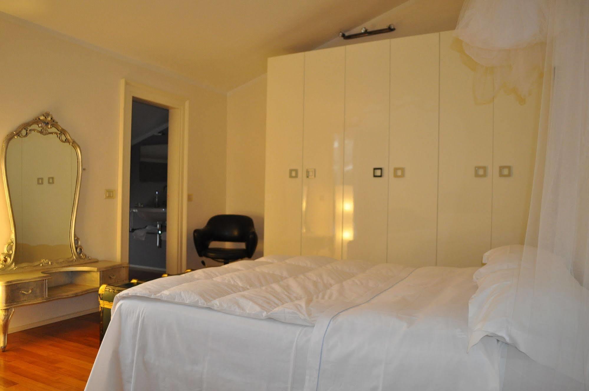 Domus Nova Residenza Il B&B Mantua Exterior foto